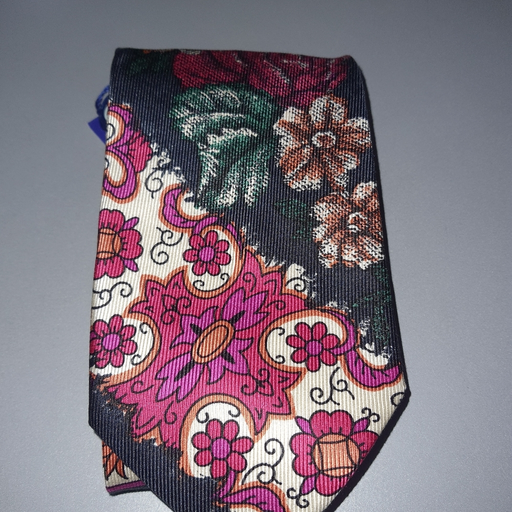 Byblos Necktie - Picture 2 of 5